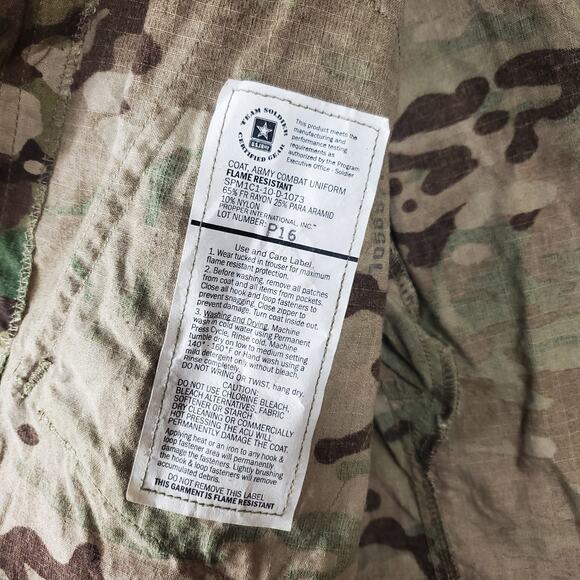 Army Combat Uniform Jacket Flame Resistant in Multicam Camo Size S Long - Picture 10 of 11